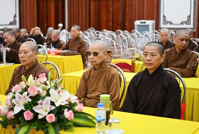 Chư Ni trong Thường trực Phân ban Ni giới TP.Hà Nội tham dự