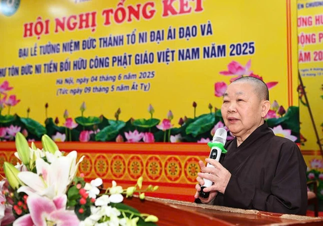 Ni trưởng Thích Đàm Thành, Trưởng ban Tổ chức phát biểu tại hội nghị tổng kết