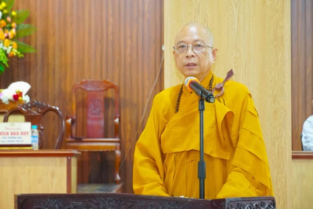 Thượng tọa Thích Huệ Khai phát biểu khai mạc