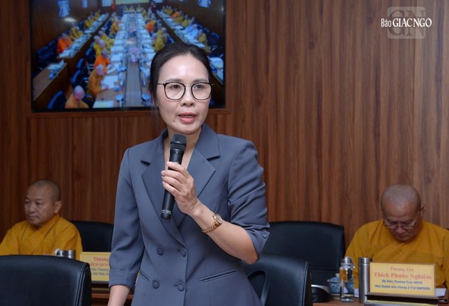 Phó Trưởng ban Tôn giáo Chính phủ Trần Thị Minh Nga phát biểu tại hội nghị