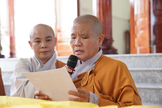 Ni sư Thích nữ Chơn Khánh, trụ trì chùa Bát Nhã phát biểu quá trình trùng tu ngôi Tam bảo