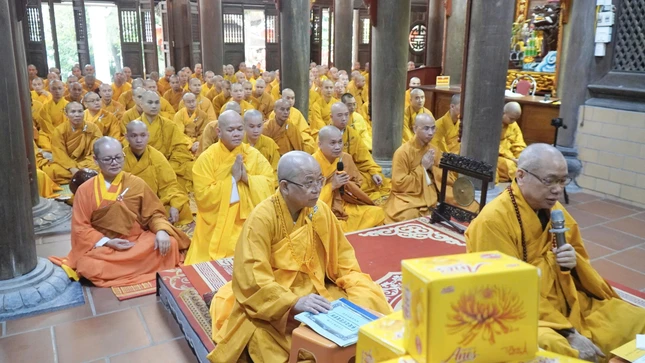 Hòa thượng Thích Thanh Đạt giáo giới một số pháp tiền phương tiện trước khi đối thú an cư