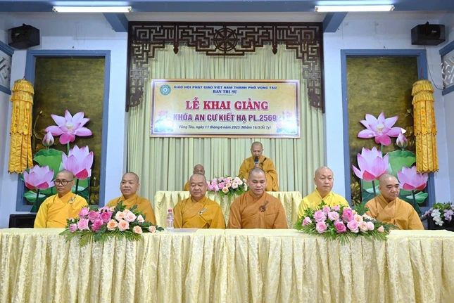 Hòa thượng Thích Thông Không ban đạo từ