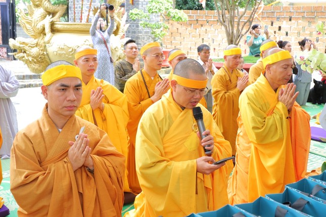 Đại diện môn đồ pháp quyến