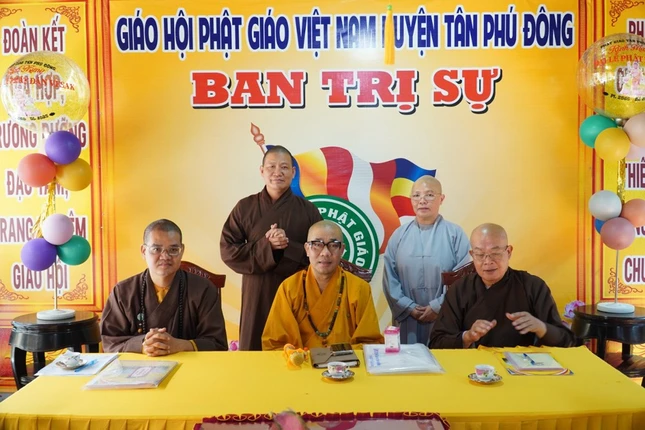Ban Thường trực Ban Trị sự tỉnh tiếp nhận con dấu và hồ sơ của Ban Trị sự H.Tân Phú Đông