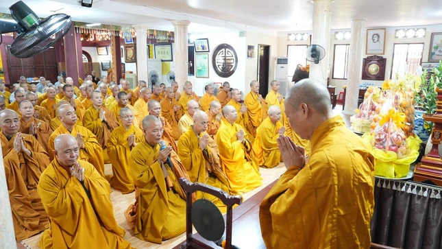 Thượng tọa Thích Đạo Phong dâng lời tác bạch Thượng tọa Thích Đạo Phong dâng lời tác bạch