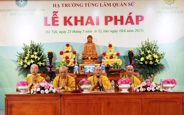 Hòa thượng Thích Gia Quang giảng giải ý nghĩa sâu sắc của kinh Trường A hàm tại buổi lễ