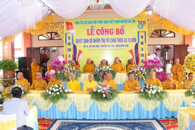 Chư tôn đức chứng minh, tham dự