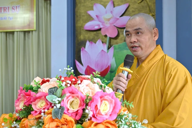 Thượng tọa Thích Thiện Thông phát biểu khai mạc Thượng tọa Thích Thiện Thông phát biểu khai mạc