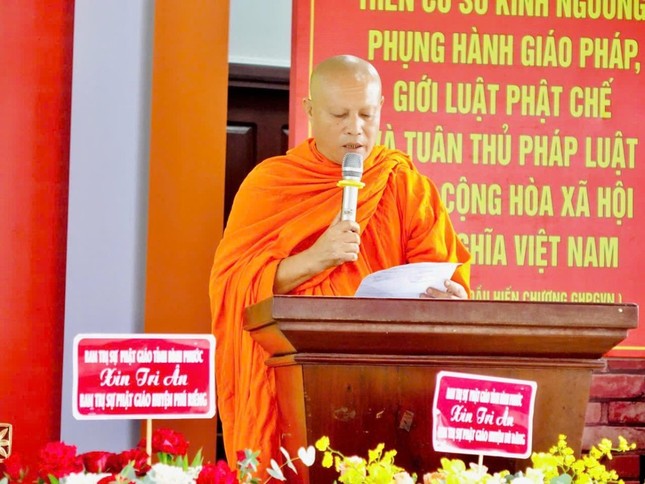 Thượng tọa Thích Pháp Quyền công bố quyết định dừng hoạt động Ban Trị sự các huyện, thị xã, thành phố