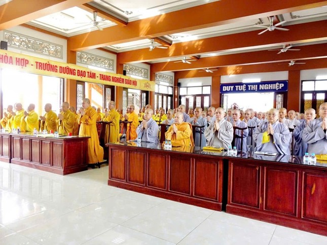 Chư tôn đức Tăng Ni Ban Trị sự 11 huyện, thị xã, thành phố thuộc tỉnh Bình Phước tham dự