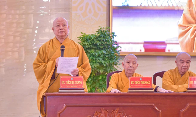 Hòa thượng Thích Lệ Trang chủ trì buổi họp mở rộng của Ban Thường trực cùng chư tôn đức Ban Trị sự GHPGVN TP.Thủ Đức và 21 quận huyện