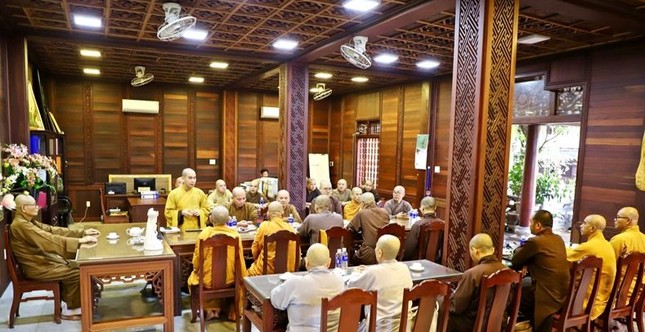 Quang cảnh buổi họp của Ban Thường trực