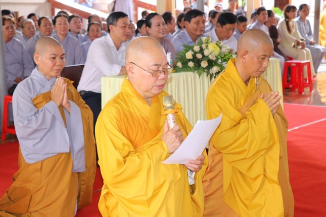 Thượng tọa Thích Trung San dâng lời phát nguyện