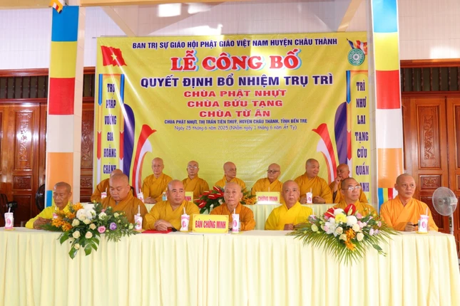 Chư tôn đức chứng minh và tham dự