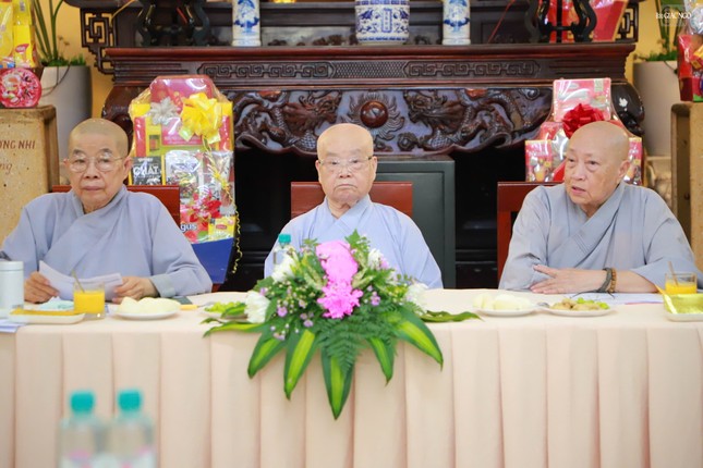 Chư vị Ni trưởng Chứng minh và Thường trực Phân ban Ni giới T.Ư