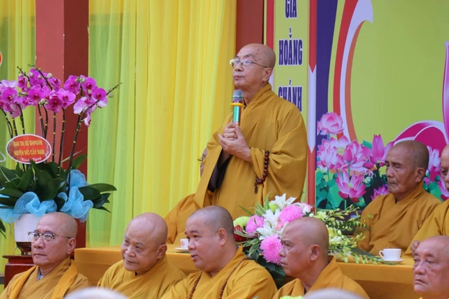 Hòa thượng Thích Nhựt Tấn ban đạo từ