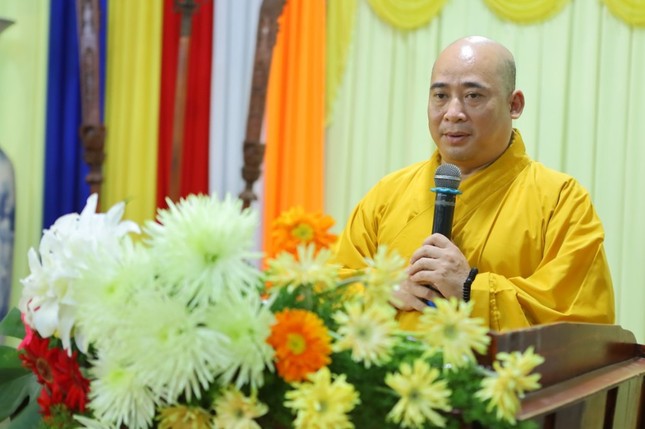 Đại đức Thích Trí Thuận thông qua các thông tư hướng dẫn của Trung ương GHPGVN