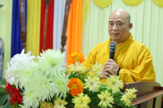 Đại đức Thích Trí Thuận thông qua các thông tư hướng dẫn của Trung ương GHPGVN