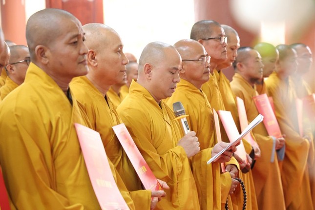 Đại đức Thích Lệ Ngôn phát biểu nhận nhiệm vụ Đại đức Thích Lệ Ngôn phát biểu nhận nhiệm vụ