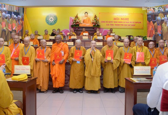Nhân sự Ban Trị sự GHPGVN TP.HCM nhiệm kỳ 2022-2027 nhận quyết định