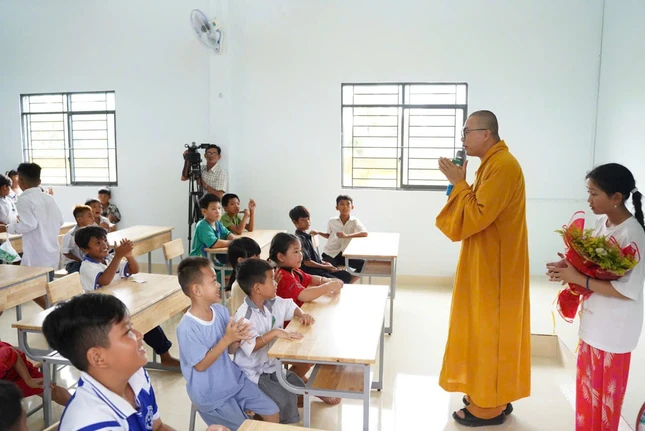 Đây là ngôi trường thứ 7 do chùa Tường Nguyên vận động xây dựng