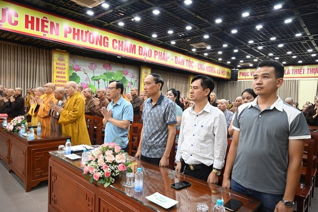 Chư tôn đức và đại biểu tham dự Chư tôn đức và đại biểu tham dự