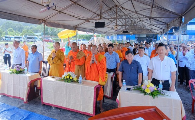 Chư tôn đức và đại diện các cơ quan tham dự