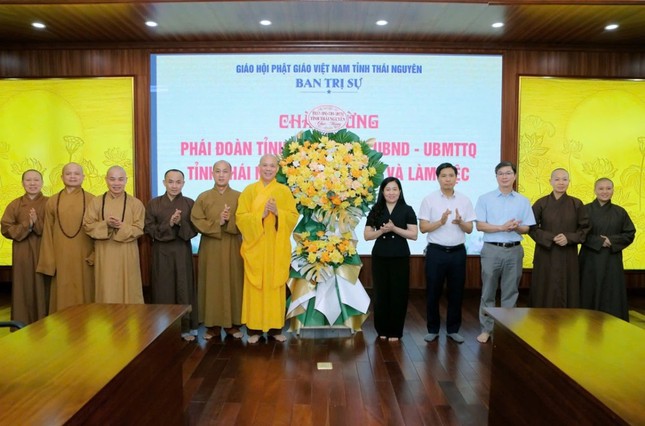 Phái đoàn lãnh đạo Tỉnh ủy, HĐND, UBND, UBMTTQVN tỉnh Thái Nguyên đã đến thăm Trụ sở Ban Trị sự GHPGVN tỉnh