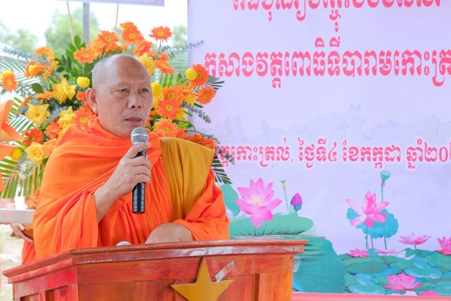 Hòa thượng Danh Đổng ban đạo từ