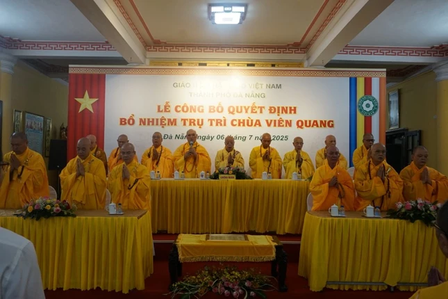 Chư tôn đức chứng minh, tham dự