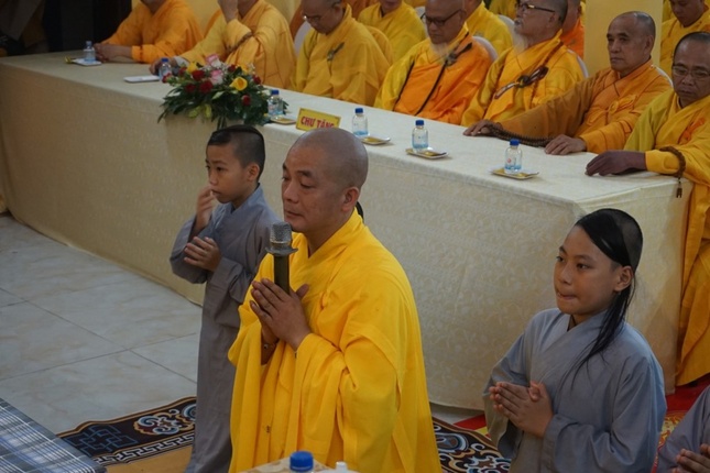 Đại đức Thích Thông Tuệ dâng lời phát nguyện