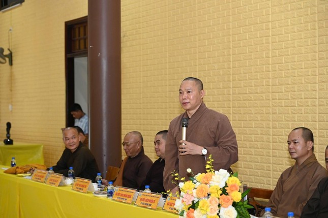 Đóng góp ý kiến tại buổi họp