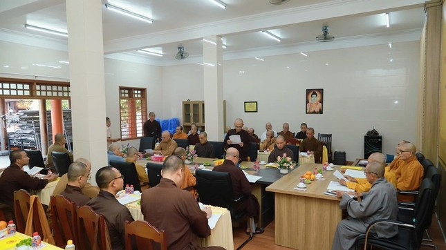 Quang cảnh buổi họp