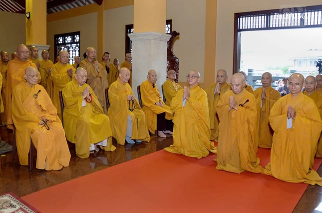 Chư vị giáo phẩm chứng minh và môn đồ pháp quyến Chư vị giáo phẩm chứng minh và môn đồ pháp quyến