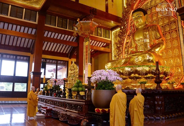 Bố-tát là ngày trưởng tịnh, định kỳ thuyết giới theo Luật Phật chế định Bố-tát là ngày trưởng tịnh, định kỳ thuyết giới theo Luật Phật chế định