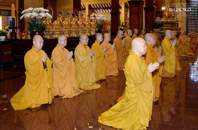 Mỗi kỳ Bố-tát, thính giới là ngày trưởng tịnh Mỗi kỳ Bố-tát, thính giới là ngày trưởng tịnh