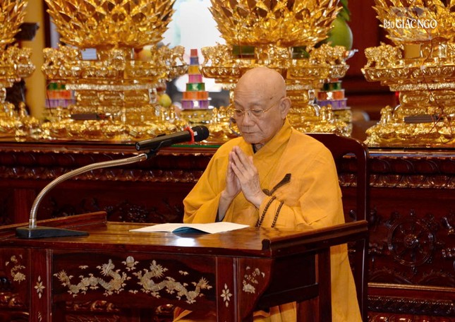 Trưởng lão Hòa thượng Thích Minh Thông đại vị thuyết giới