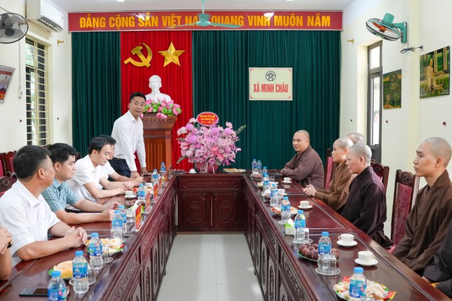 Lãnh đạo xã Minh Châu tiếp đoàn Ban Thường trực Ban Trị sự TP.Hà Nội