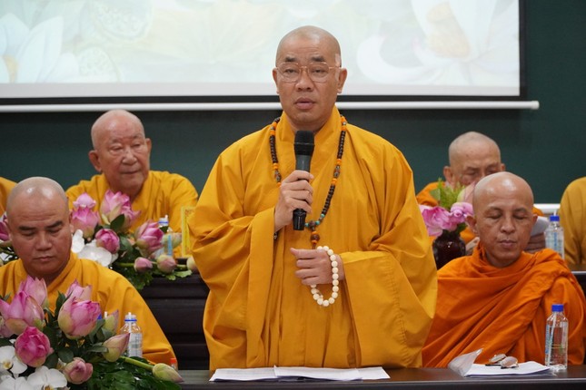 Thượng tọa Thích Quảng Lộc công bố Quyết định số 342 của Trung ương Giáo hội công cử các chức danh chủ chốt của Ban Trị sự tỉnh