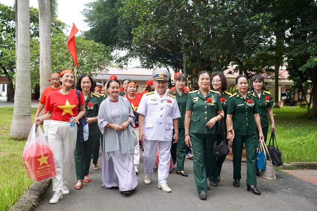 Hàng năm kỷ niệm ngày Thương binh liệt sĩ 27-7, các thành viên Câu lạc bộ Phật tử tự nguyện tham gia các hoạt động “đền ơn đáp nghĩa” để tri ân các thương binh, bệnh binh