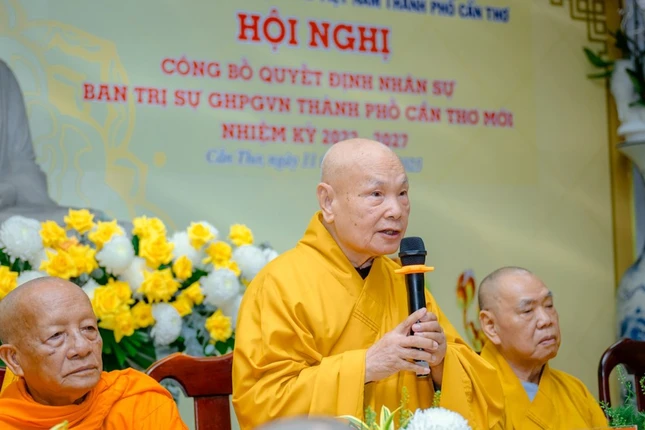 Trưởng lão Hòa Chủ tịch Hội đồng Trị sự ban đạo từ