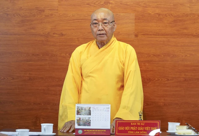 Hòa thượng Thích Minh Nhật chủ trì buổi họp