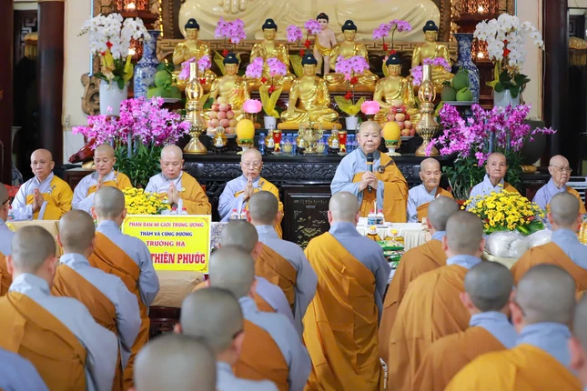 Đoàn Phân ban Ni giới T.Ư tại trường hạ chùa Thiên Phước (tỉnh Đồng Tháp)