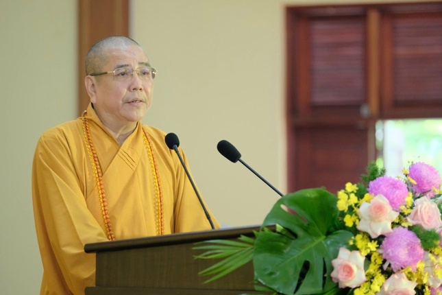 Hòa thượng Thích Thanh Phụng phát biểu tại hội nghị Hòa thượng Thích Thanh Phụng phát biểu tại hội nghị