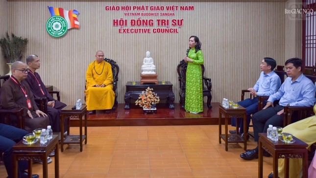 Quang cảnh buổi tiếp phái đoàn lãnh đạo P.Xuân Hòa tại Văn phòng II T.Ư