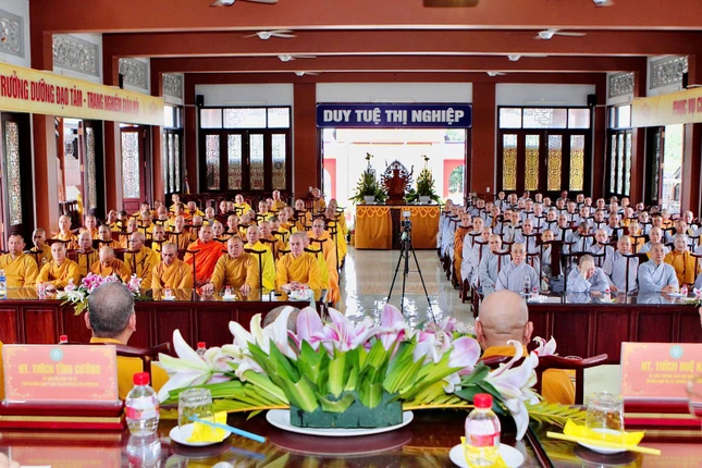 Quang cảnh buổi thăm trường hạ chùa Tỉnh Hội 2 Quang cảnh buổi thăm trường hạ chùa Tỉnh Hội 2