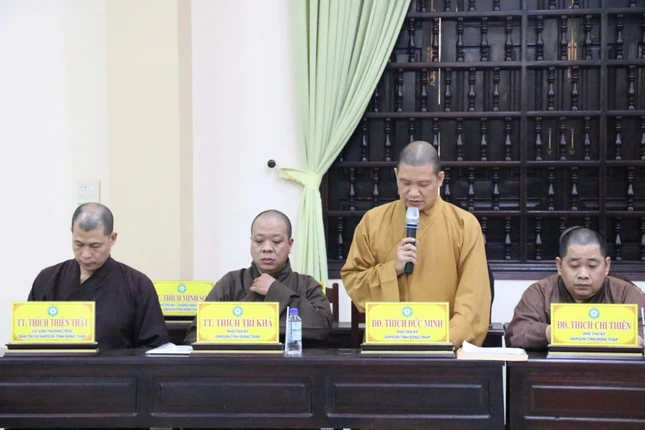 Đại biểu đóng góp ý kiến