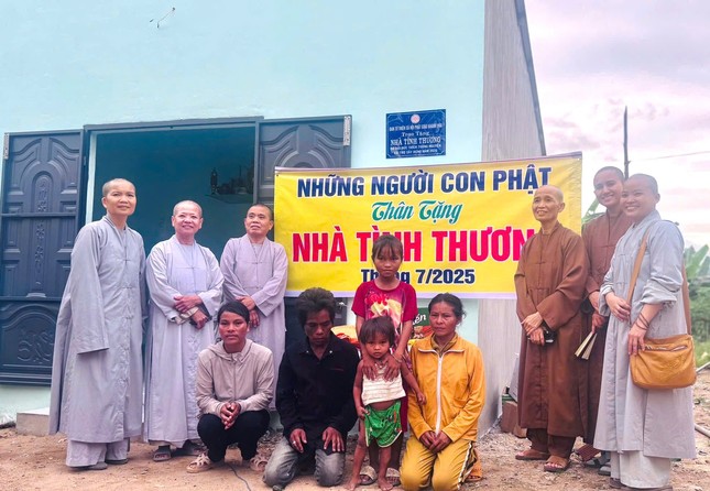 Niềm vui ngày có nhà mới Niềm vui ngày có nhà mới