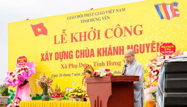 Sư cô Thích nữ Như Hiếu, trụ trì chùa Khánh Nguyên phát biểu tại buổi lễ